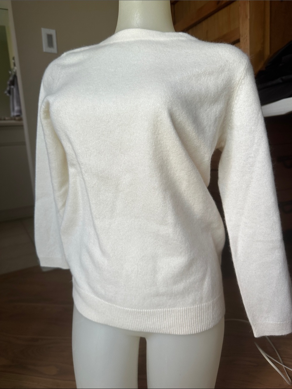 Talbots Classic Women's Cashmere Sweater - cream size small